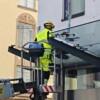 Ravintolan lippalasin asennus nostokorista käsin